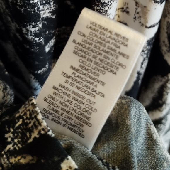 Daisy Fuentes blouse. Women's L. - Picture 7 of 7